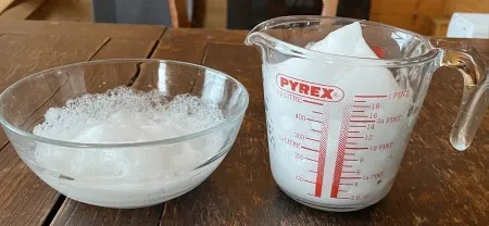 泡立てたばかりのシャンプー